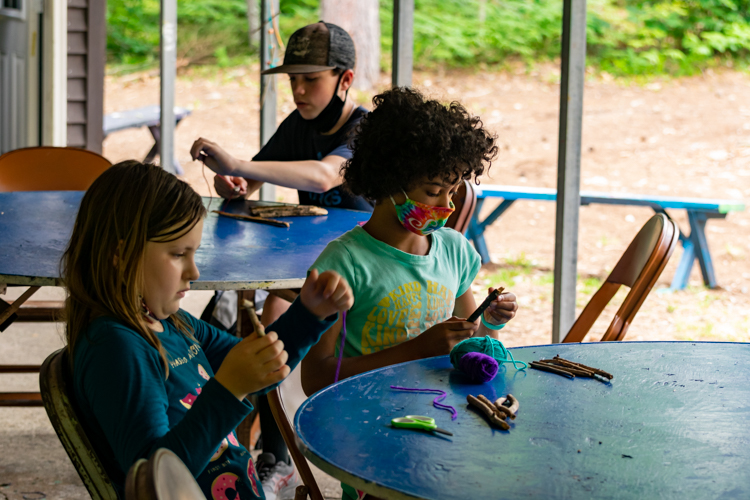 Making wood-and-woven wall art from found objects in nature